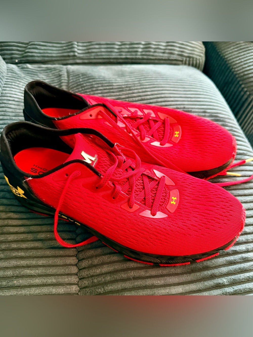 Under Armour Men’s HOVR Sonic 3 Maryland Terrapins Terps Running Shoes